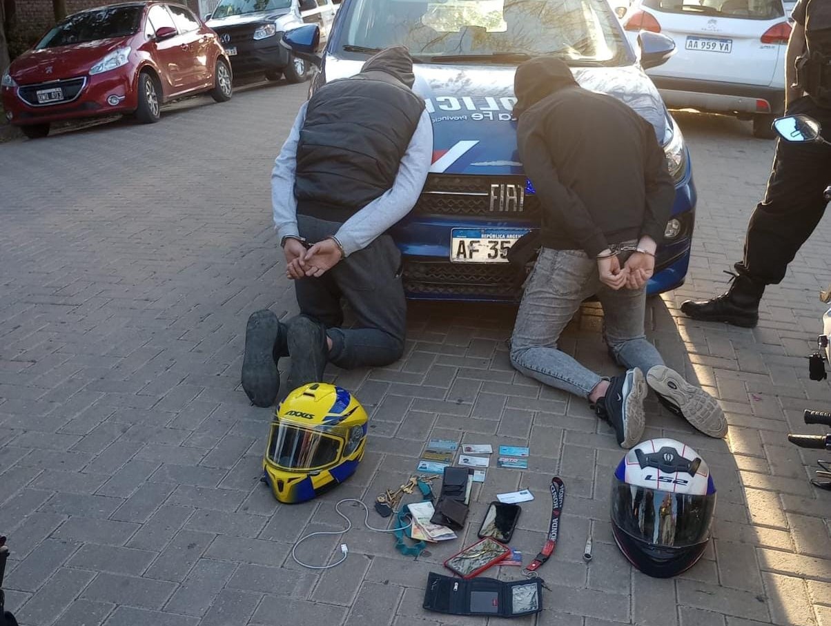 Detuvieron a dos jóvenes que robaban motos en Funes 